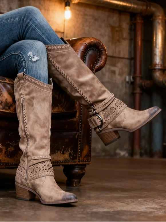 Vintage high-top leather buckle-decorated knight boots